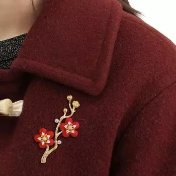 Брошь в форме сливы, булавка с блестящими стразами, цветок, корсаж, костюм, булавка на лацкан, аксессуар для украшения одежды красный