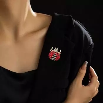 Брошь в виде божьей коровки, красочные блестящие стразы, изысканное противоскользящее пальто, свитер, шарф, сумка, украшение, одежда, ювелирные изделия, булавка для одежды красный
