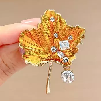 Брошь в виде кленового листа с красным бриллиантом Premium Sense Pin Personality Universal Suit Accessories Аксессуары для мужских корсажей