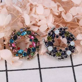 Брошь-венок из сплава и акрила с бриллиантами, брошь-наряд синий