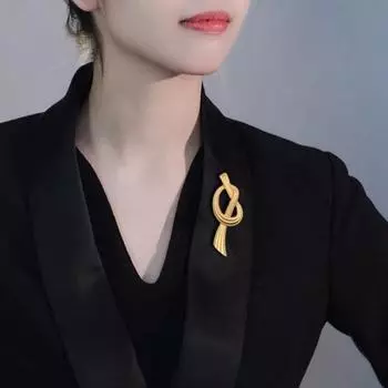 Брошь во французском стиле, полая нержавеющая сталь, изысканная винтажная сплошная цветная стойкость, роскошная сумка, воротник, шарф, шляпа, украшение, булавка для одежды, женские ювелирные изделия золотистый