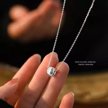 Brushed Dazzling round Beads Necklace for Women 2025 New Arrival Fancy Light Luxury Minority Pendant Ornaments Sterling Silver Clavicle Chain Silver cat eyes-necklace