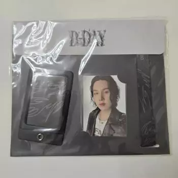 BTS Мини-держатель для фотокарточек на тему дня высадки в августе D