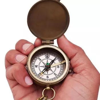 Будь сильным и смелым. Гравированный компас. Подарки на крестины. Идеи подарков на конфирмацию.