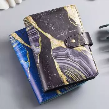 Бюджетная переплетная книга с расписанием экономии денег с держателем для ручек. Широко используемая бюджетная переплетная книга формата А6. E