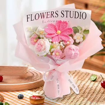 Букет из искусственных цветов крючком. Универсальные вязаные композиции ручной работы для розовый