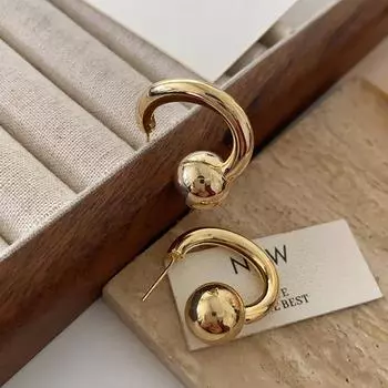 Буква C Яркий Металлический Дизайн Открытия Чувство Моды Простой Свет Роскошь Высокий Чувство Холодный Ветер