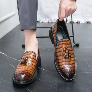 Деловые туфли с острым носком и узором под крокодила из кожи, лоферы, мужские туфли-лоферы, повседневная мужская обувь, прямые продажи с фабрики 38 чёрный