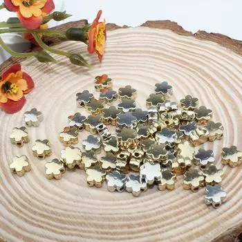 Бусины CCB Plum Blossom: Гальванизированные разделительные бусины для браслетов своими руками, пластиковые, гладкие, с небольшим цветочным узором 200 pieces per pack