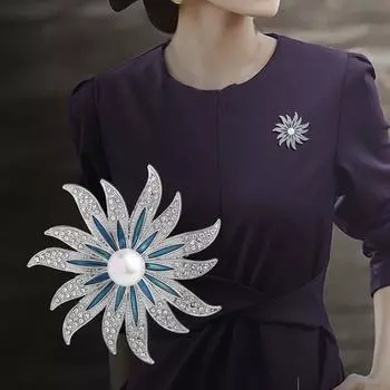 Butterfly Brooch Female Fancy Classy Niche Style Wholesale High-End Pin Elegant Fixed Clothes Suit Pearl Ornament F Silver