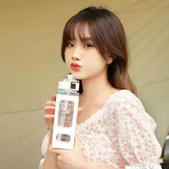 Бутылка для воды 700 мл многоразовая пылезащитная легкая практичная кувшин для питья на открытом воздухе для баскетбола 700ML красный