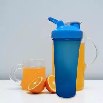 Бутылка для воды, полезная герметичная чашка-шейкер 8 цветов, шейкер для протеина перед тренировкой, чашка для смешивания смузи для упражнений 600ML белый
