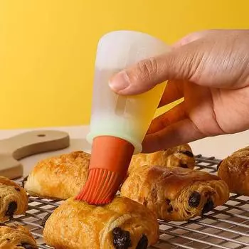 Бутылка с масляной кистью и мерным колпачком. Пищевая силиконовая кисть. Чистая шкала. Дизайн резьбы. Гибкий корпус. Контроль масла. Барбекю. оранжевый