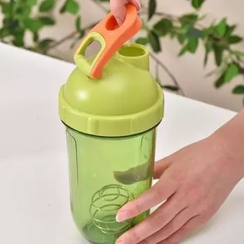 Бутылки для шейкера протеина с проволочным шариком 500 мл, герметичная миксерная чашка с прозрачными весами, бутылка для фитнес-миксера, портативная шейкерная чашка для спортивных путешествий жёлтый