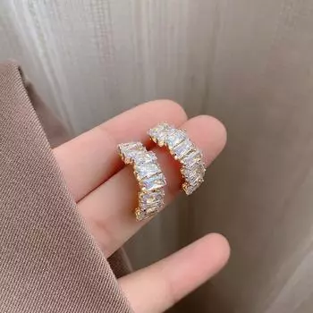 C- Type Minimalist Refined Zircon Stud Earrings for Women 2024 New Arrival Mild Luxury Retro Fancy Geometric Internet Influencer Earrings Tide Gold
