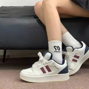Campus style niche color matching bread shoes women s ins tide 2024 autumn new versatile sports and leisure leather board shoes 35