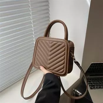 Candy color portable small bag 2024 new retro women s bag foreign style shoulder messenger bag simple and fashionable small square bag чёрный