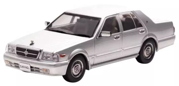 CARNEL Nissan Gloria Brougham VIP 1998 Платиново-серебристый металлик Готовый продукт 1/43 (ПЛАТА31)
