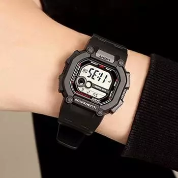 Casio Men s 10 Year Battery Digital Sports Watch