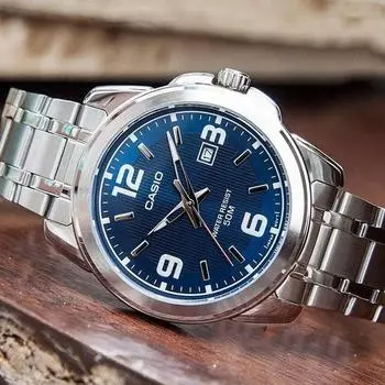 Мужские металлические часы CASIO