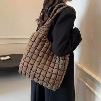 Casual large-capacity soft niche fashion 2024 new personalized niche design shoulder messenger bag tote bag чёрный