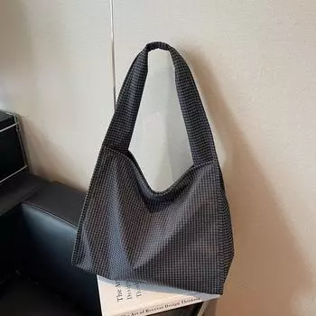 Casual large-capacity tote bag women s new fashion plaid bag niche versatile shoulder armpit bag чёрный