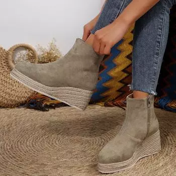 Casual versatile single boots 2025 new large size autumn pointed French thick sole solid color women s Martin boots 36 чёрный