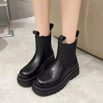 Casual versatile single boots 2025 new large size autumn round head French thick heel splicing women s Martin boots 35 чёрный