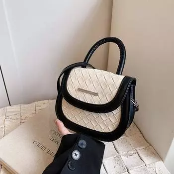 Casual woven commuter messenger bag 2024 summer niche design shoulder handbag new fashion saddle bag чёрный