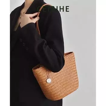 Ceirihe Vegetable Tanning Leather Hand-Woven Tote Bag Women s Shoulder Underarm Bag Casual Vegetable Basket Bucket Bags Pretty Milk tea color