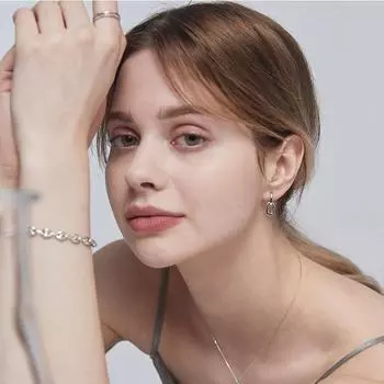 Цепные геометрические серьги женские милые простые серьги корейской версии 2025 новые серьги-гвоздики женские изысканные золотой