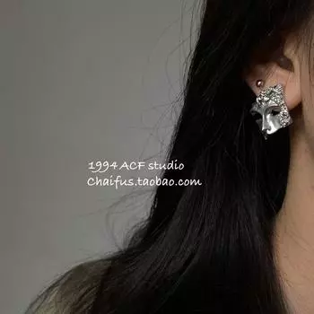 Chai Fu Studio/R860 European and American Personalized Face Mask Abstract Ear Studs Niche Design Sense Art Earrings A pair of main drawing models