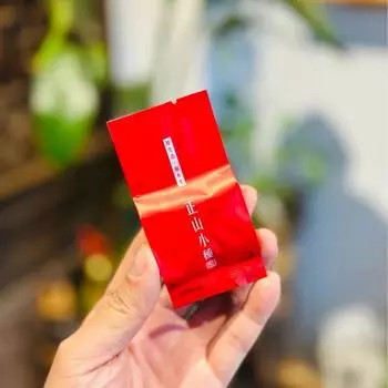 Чай Богеа Золотой пион Цветочный аромат Сушонг Персиковый аромат Фруктовый аромат Альпийский Цихун Черный чай Рассыпной чайный лист 20g