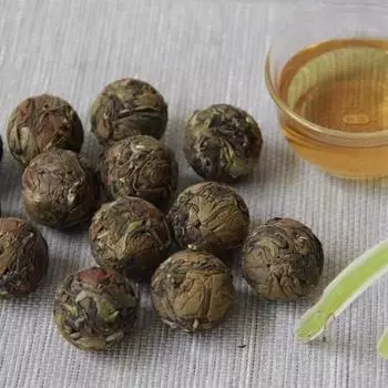 Чай пуэр из Юньнань Линьцан, белый чайный торт «Лунный свет», 500 г