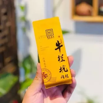 Чай Wuyi Bullpen Pit Zhengyan Keng Jian Китайская корица Пряный вкус Цветочный и фруктовый аромат Уголь Запеченный чай с корицей в пузырьках 8.5g