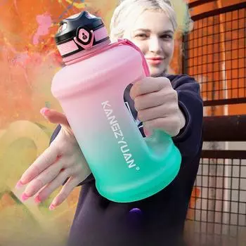 Чайник Высокой емкости для девочек. Высококачественные онлайн-знаменитости. Тонны бочек соломенных чашек. Устойчивый к высоким температурам мужской спортивный чайник для фитнеса. 1800ml