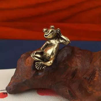 Чайный сервиз «Спящая лягушка» из цельной латуни – уникальное украшение ручной работы в виде лягушки для офиса или чайного столика small, 30g