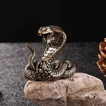 Чайный столик из цельной меди с изображением змеи зодиака, маленькие украшения, антикварная игрушка в виде кобры, маленькая медная скульптура, ручки, чайные сувениры
