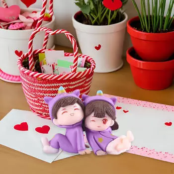 Charming Miniature Couple Figurines Wedding Souvenirs Set Style A