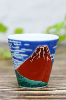 Чашка для сакэ Washa no Kura Lucky Ochoko Чашка для сакэ Kutani Ware Красная керамика Fuji, японская посуда, чашка Choko, сделано в Японии