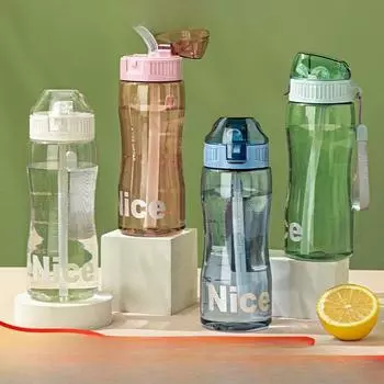 Чашка для воды студентов мужского и женского пола, летняя пластиковая чашка, удобная чашка, соломенная чашка, портативная чашка для воды для занятий спортом на открытом воздухе 580ml белый