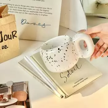Чашка в стиле инс с брызгами краски для девочек, высокоценная керамическая кружка с чувством дизайна, нишевая чашка для питьевой воды, легкая роскошь, ощущение высокого класса 301-400ml