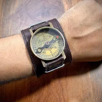 Часы-компас из кожи и латуни в стиле стимпанк с кожаным ремешком и кожаным корпусом, идеально подходят для приключений, памятный подарок, подарок для любителей приключений, подарок для походов и кемпинга