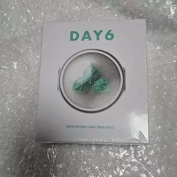 Часы Маде нераспечатаны.