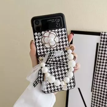 Чехол для телефона из искусственной кожи с рисунком камелии и 3D-бусами для Samsung Galaxy Z Flip 3 Z Fold 4 5G, портативный защитный чехол с шелковым шарфом и цепочкой Samsung Z flip 3 белый