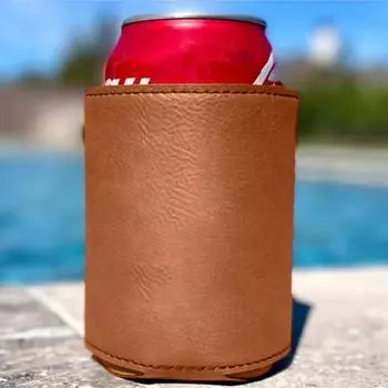 Чехол из искусственной кожи для банок с пивом, газировкой, изолированный чехол для холодных напитков, легко чистится, отличный подарок для мужчин и женщин серый