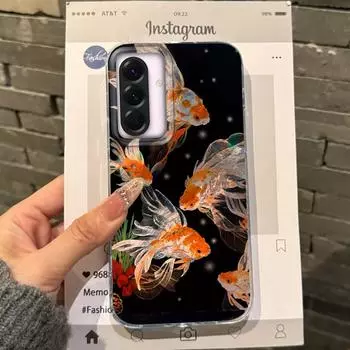 Чехол Luckly Koi Goldfish Girls для Samsung Galaxy A56 A16 A17 A26 A36 A06 A07 A55 A35 A25 A54 S24 S25 Ultra S22 S23 FE Samsung A35 белый