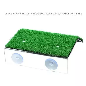 Черепаха, греющаяся на платформе для сушки, взбирается на черепаху на присоске для аквариума M