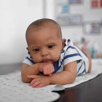 Черная кукла-реборн для малышей Cameron 60 см, тканевое тело, имитация детских кукол, настоящие, как нарисованные вручную волосы, куклы для новорожденных для детей, детская игрушка для сна 60cm cloth body