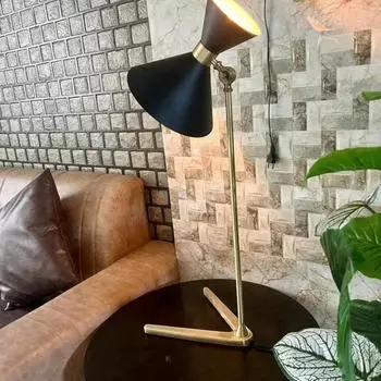 Черная матовая настольная лампа с двойным конусом - латунное бра для гостиной, кабинета | Ретро-освещение середины века 1950-х годов